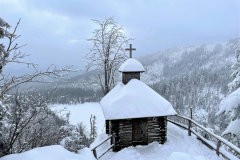 20210116-rachelkapelle-winter-schnee-sandra_schroenghammer-2-scaled